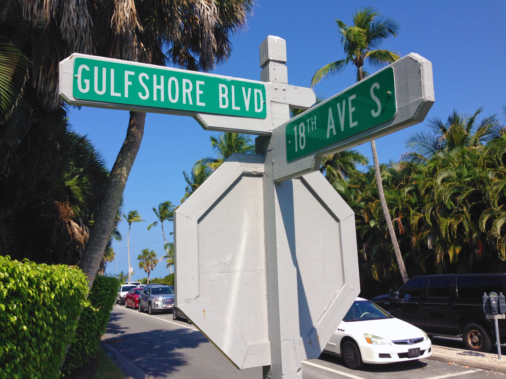 18th Ave S and Gulfshore Blvd street sign
